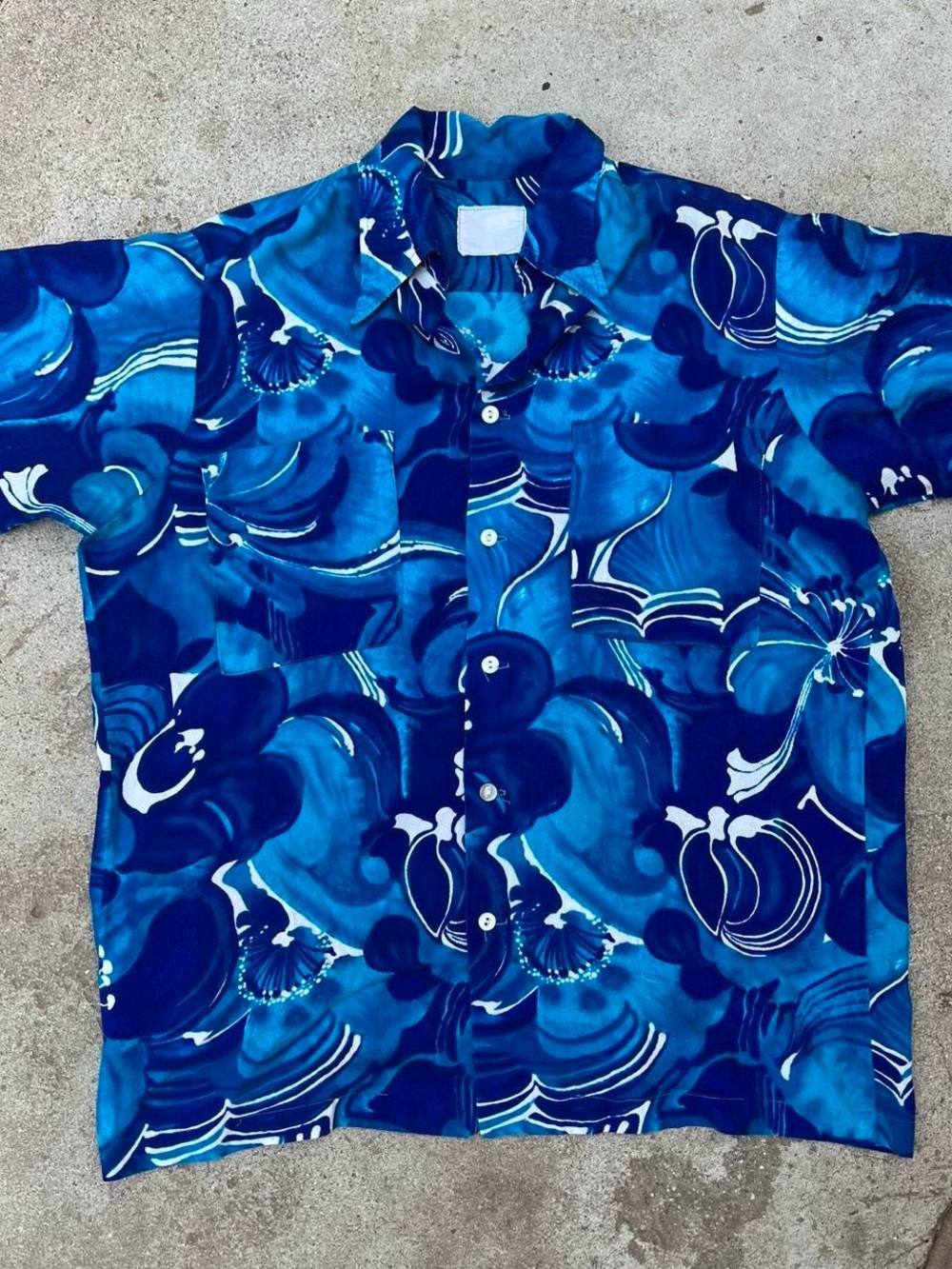 Men's Blue Floral Short-Sleeve Button-Up Shirt
